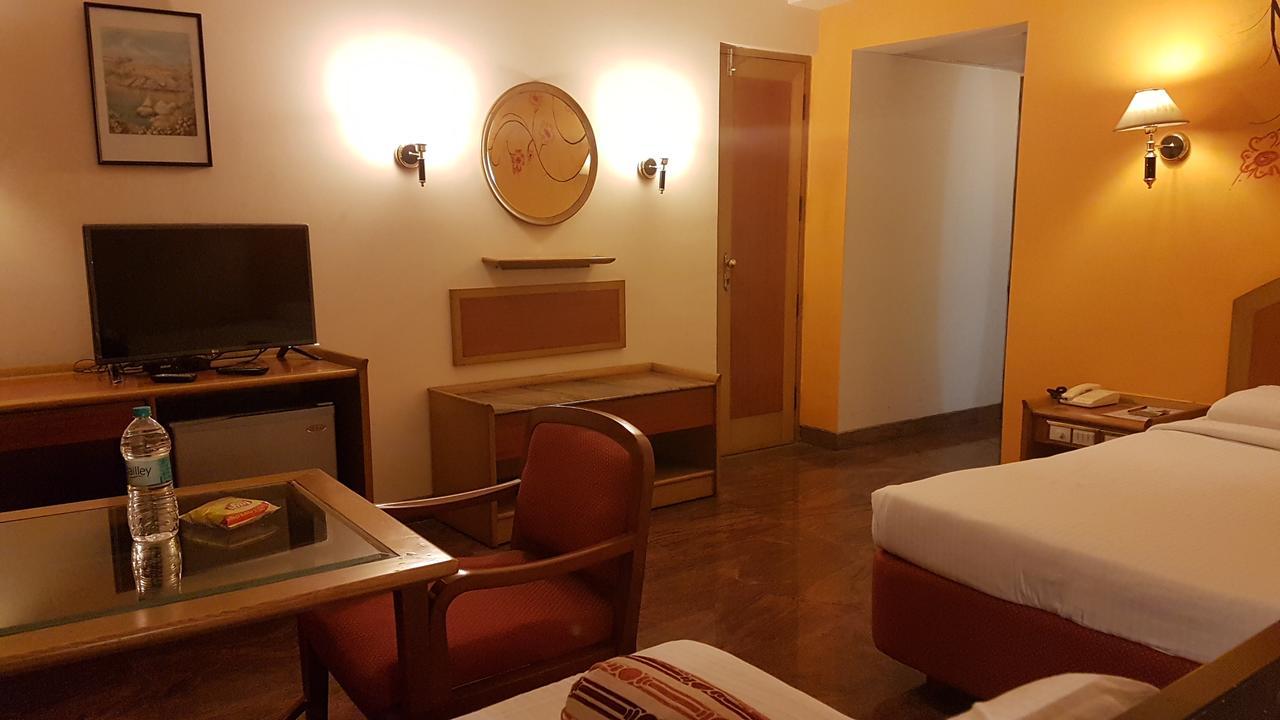 היידראבד Kamat Lingapur Hotel מראה חיצוני תמונה