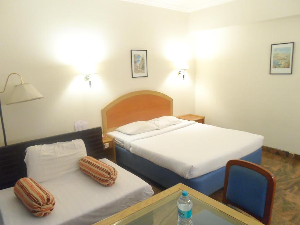 היידראבד Kamat Lingapur Hotel מראה חיצוני תמונה