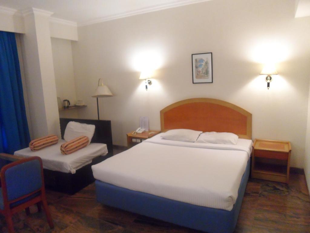 היידראבד Kamat Lingapur Hotel מראה חיצוני תמונה